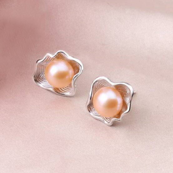 Solenne Coquille Noir Pearl Studs - Solenne Atelier