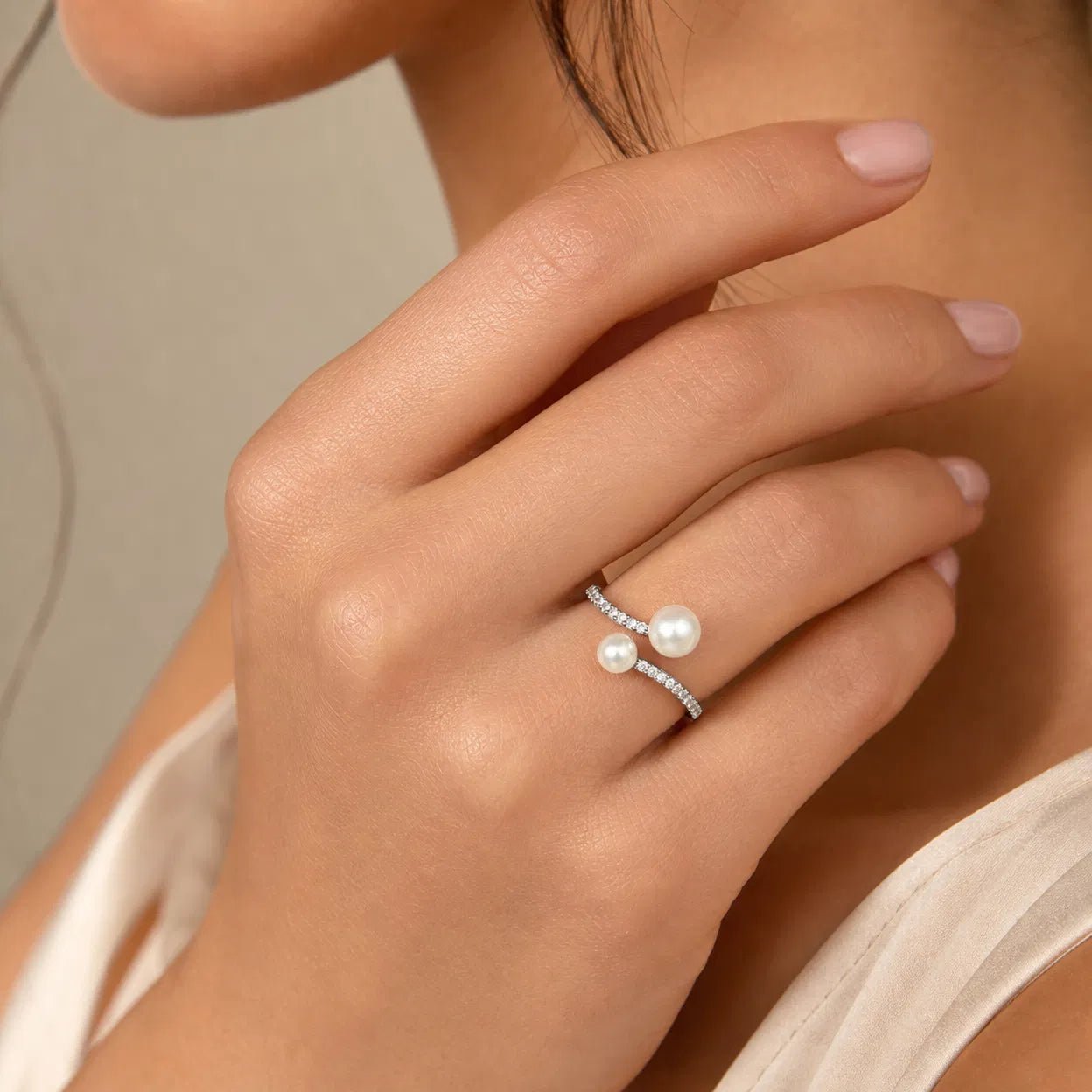 Solenne Dual Pearl bypass Ring - Solenne Atelier