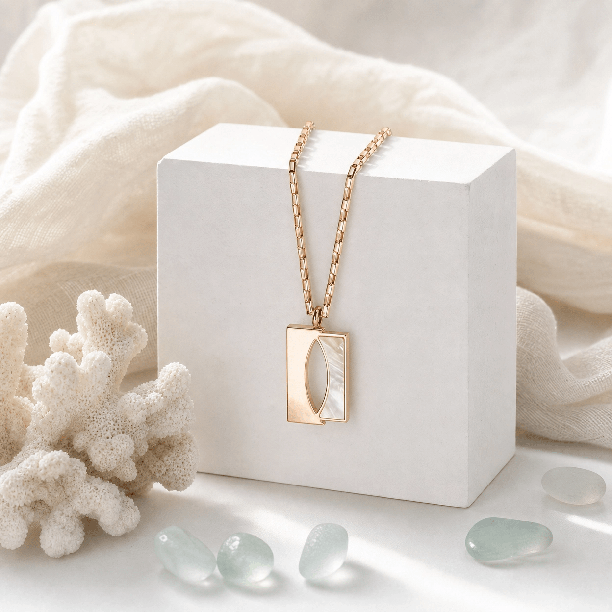 Solenne Ethereal Shell Geometry Necklace - Solenne Atelier