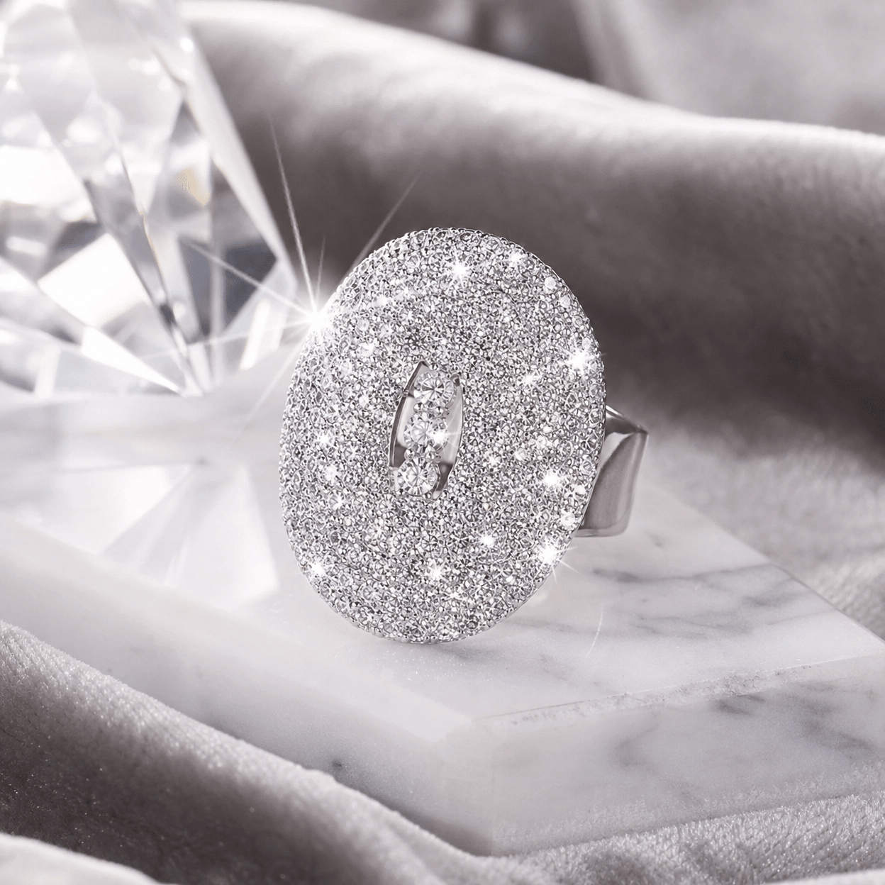 Solenne Grand Oval Pavé Ring - Solenne Atelier