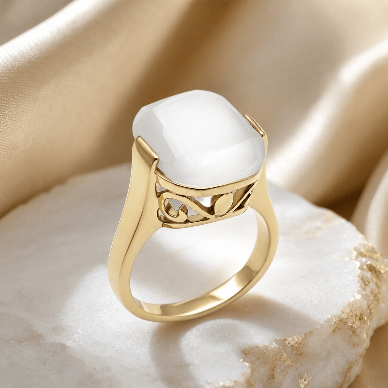 Solenne Luminous Cat Eye Ring - Solenne Atelier