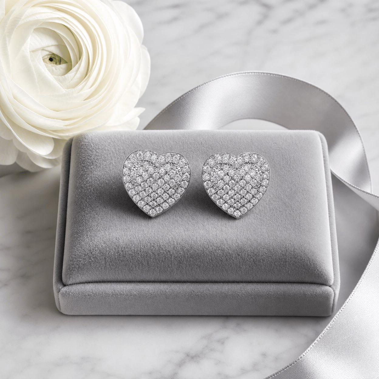 Solenne Radiant Heart Studs - Solenne Atelier