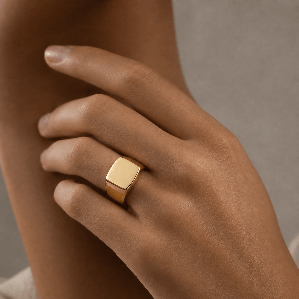 Solenne Sigil Ring - Solenne Atelier